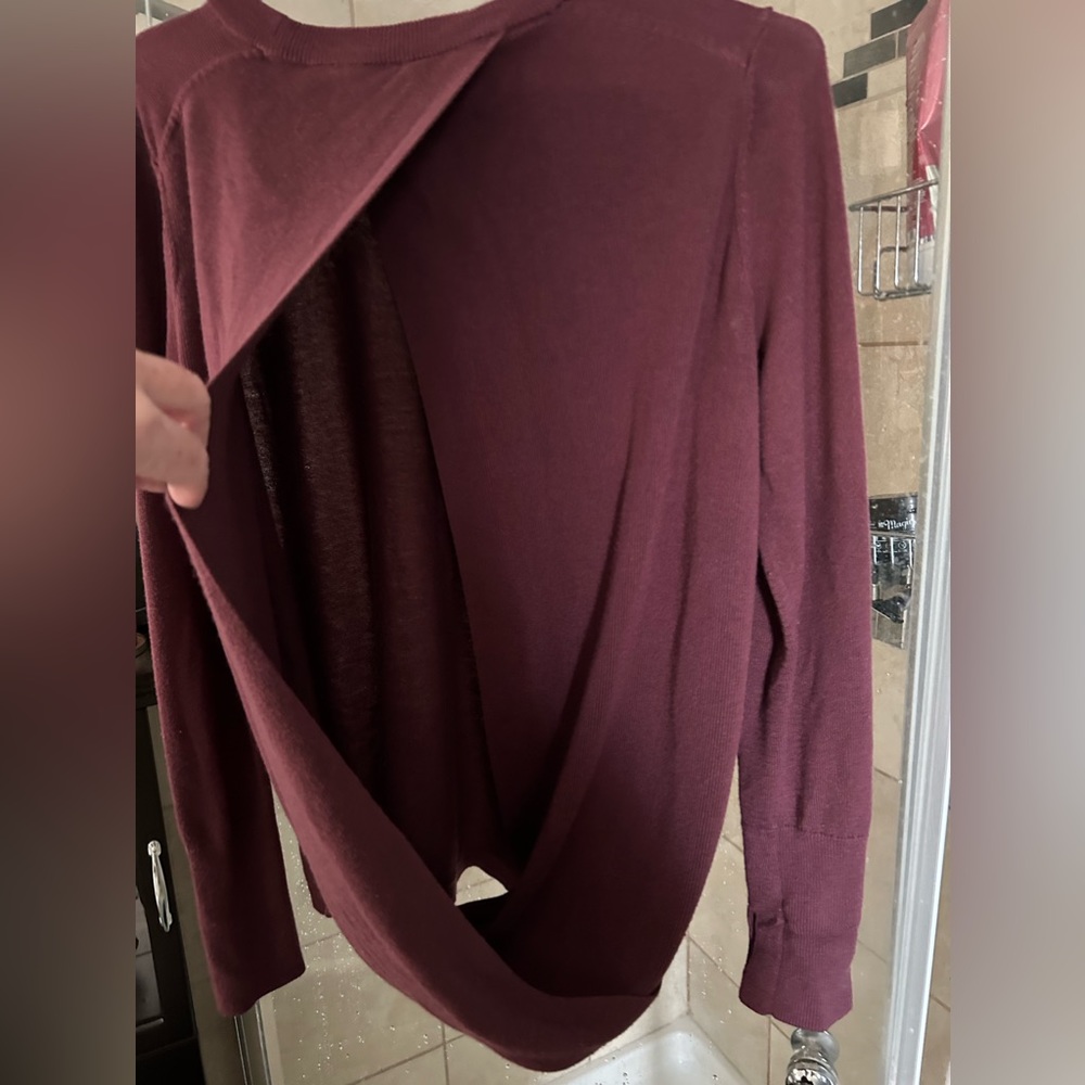 Women’s Lululemon sweater